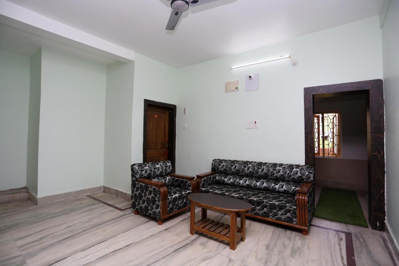Oyo 24317 Aditya Guest House 3 Bhuvanesvar Kültér fotó