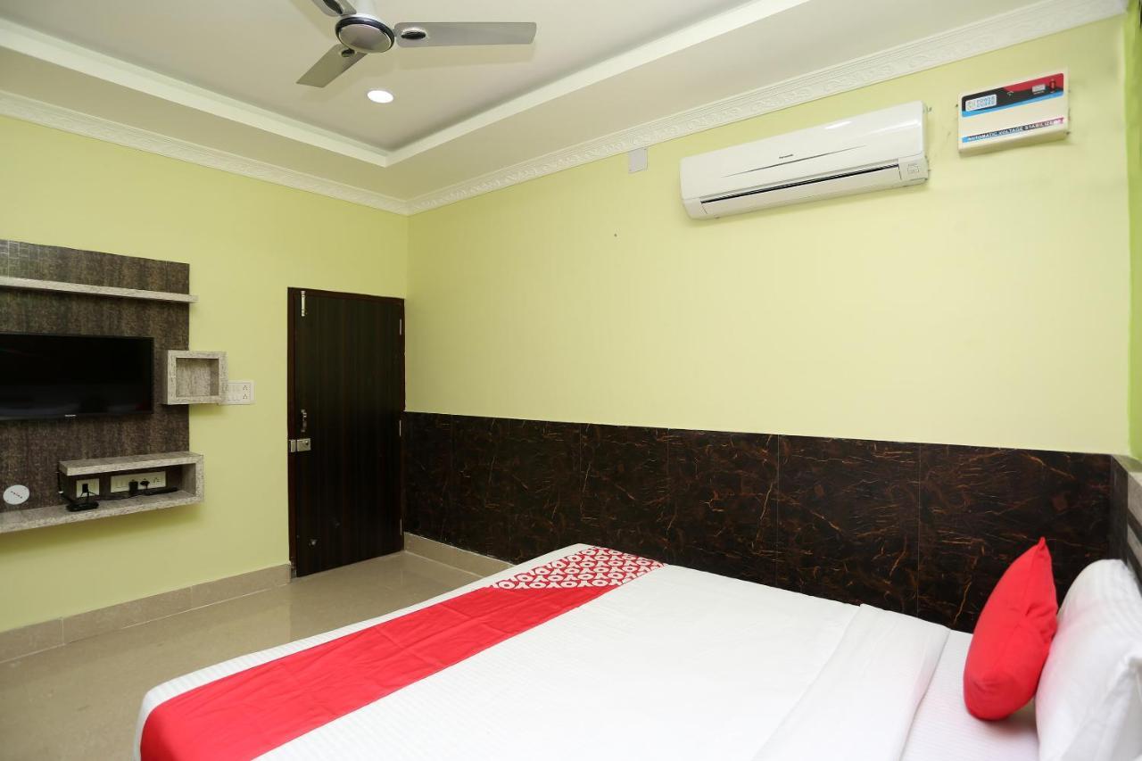 Oyo 24317 Aditya Guest House 3 Bhuvanesvar Kültér fotó