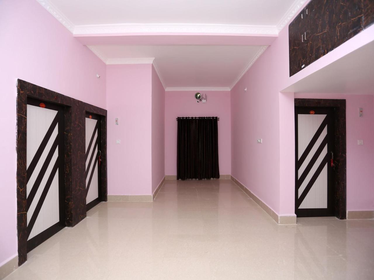 Oyo 24317 Aditya Guest House 3 Bhuvanesvar Kültér fotó