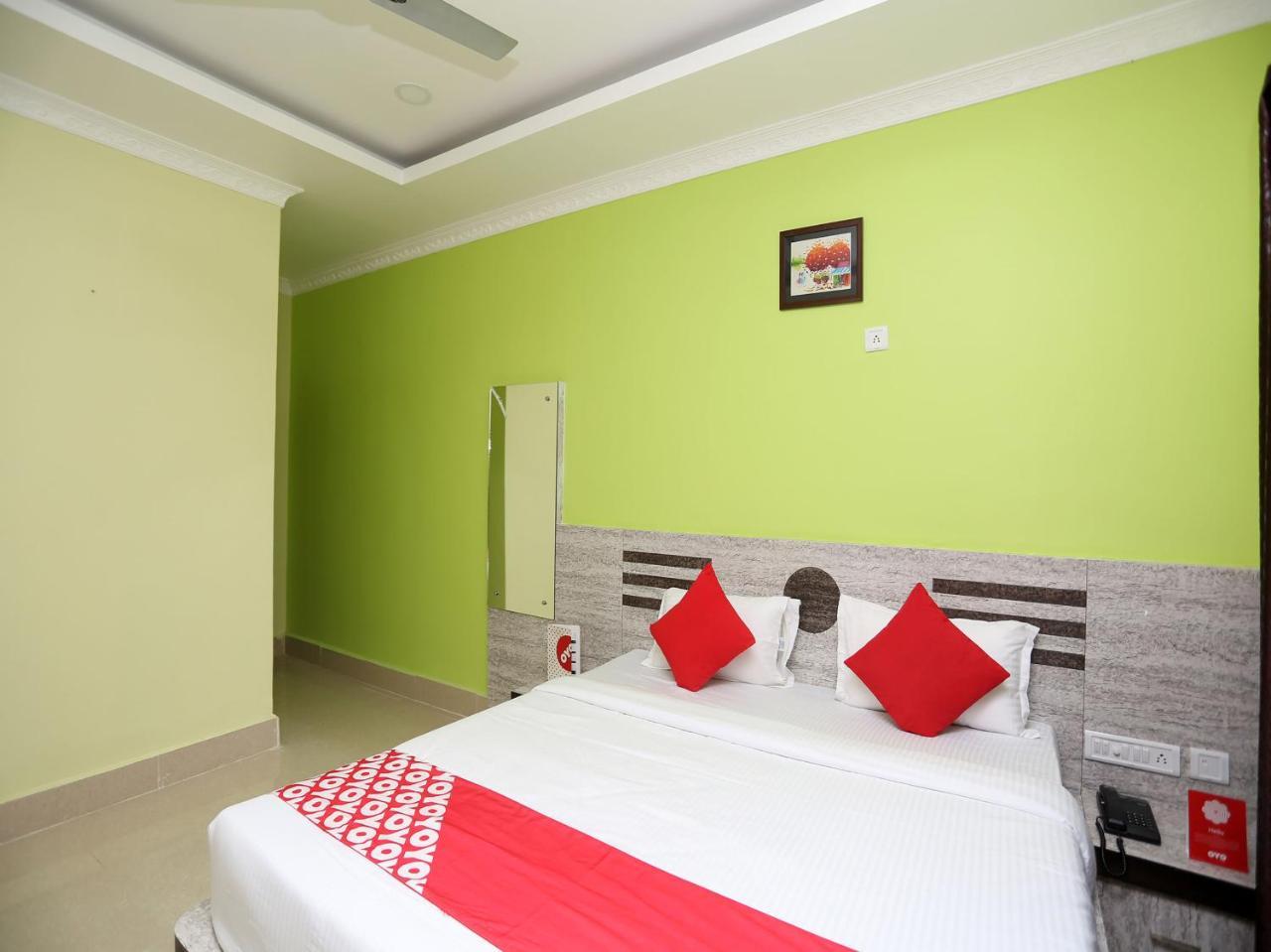 Oyo 24317 Aditya Guest House 3 Bhuvanesvar Kültér fotó
